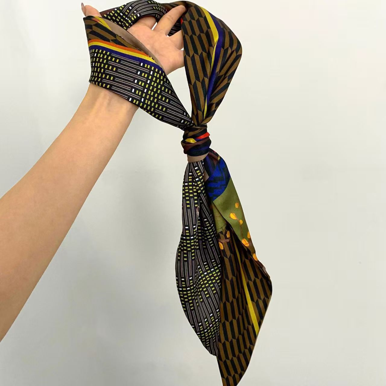 Luxury Print Long Hair Ribbon  - Silk Neck Scarf recension och pris