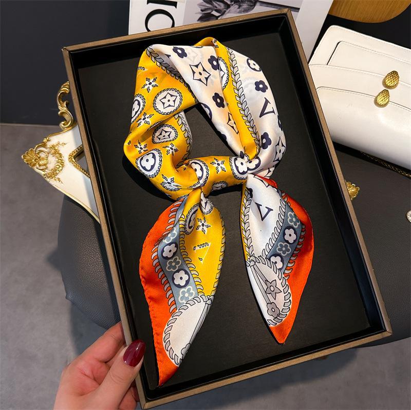 70cm Square Scarf  for Women R - Scarf Silk Square recension och pris
